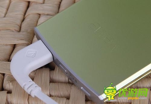 玩手游不用電？ 《勇者前線》讓你電力十足